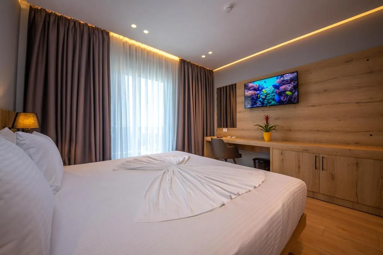 Azure Inn Hotel Sarandë