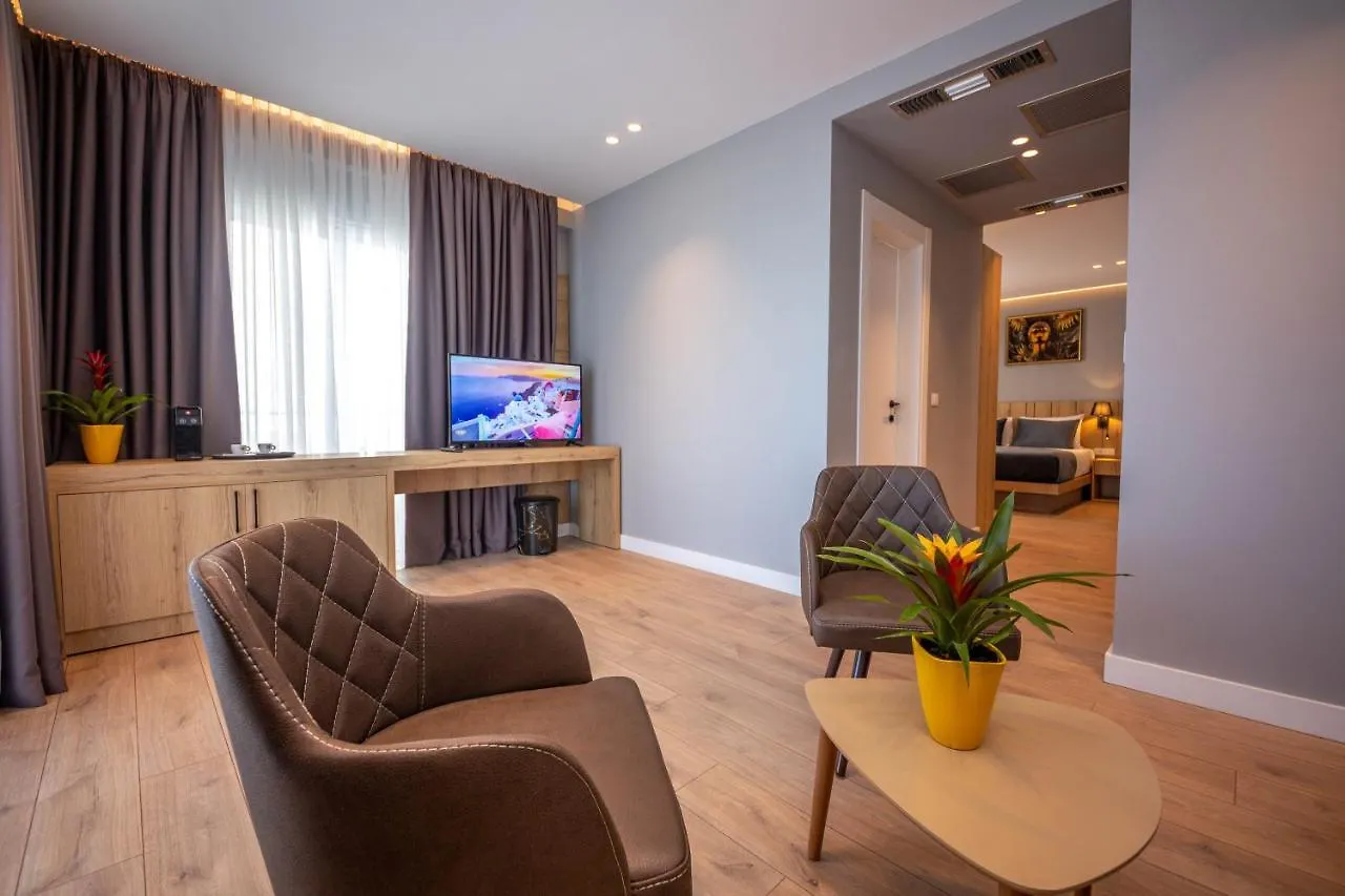 Azure Inn Hotel Sarandë