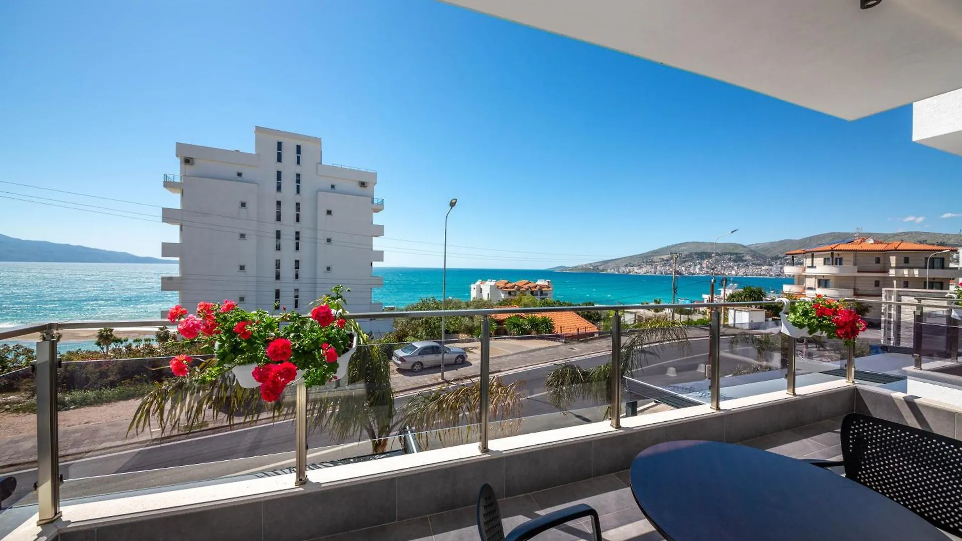 Azure Inn Hotel Sarandë